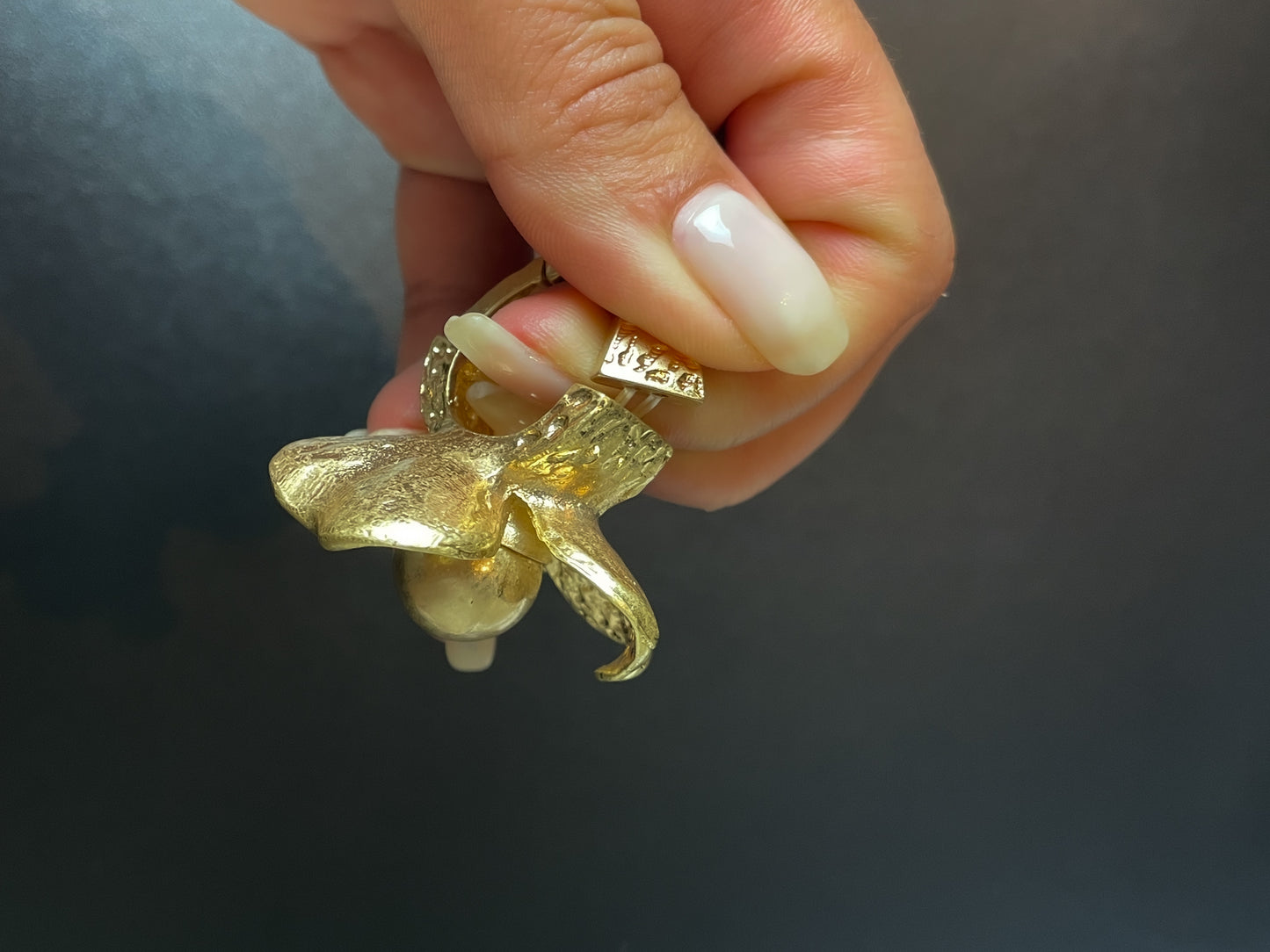 Maxi anello fiore dorato