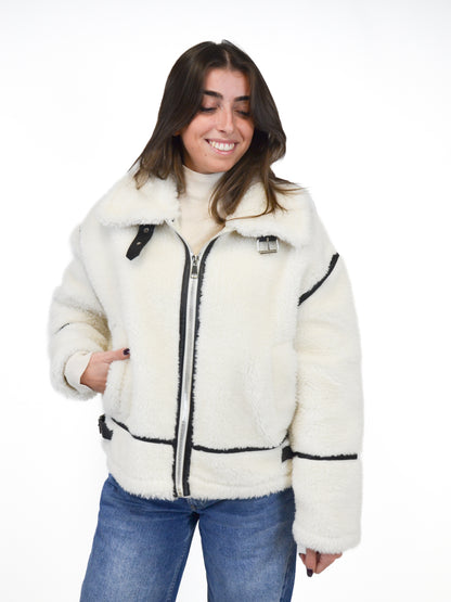 Ecopelliccia con fibbie