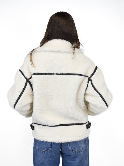 Ecopelliccia con fibbie