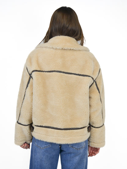 Ecopelliccia con fibbie